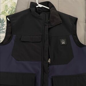 Duluth Trading Co Black and Navy Men's Vest